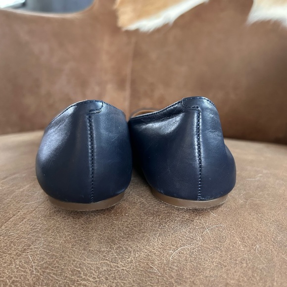 NAVY Lucky Brand Leather Flats 6.5 - Picture 2 of 6
